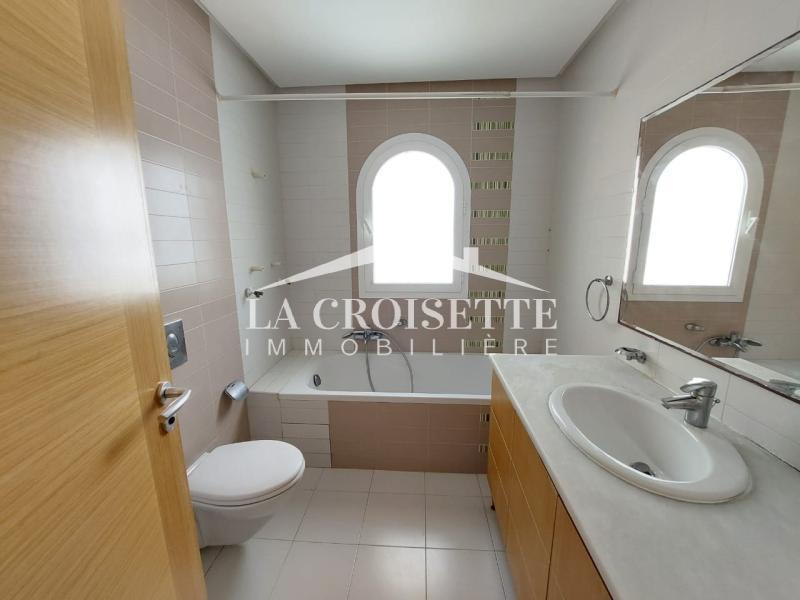 Villa S+3 vue sur mer à Gammarth